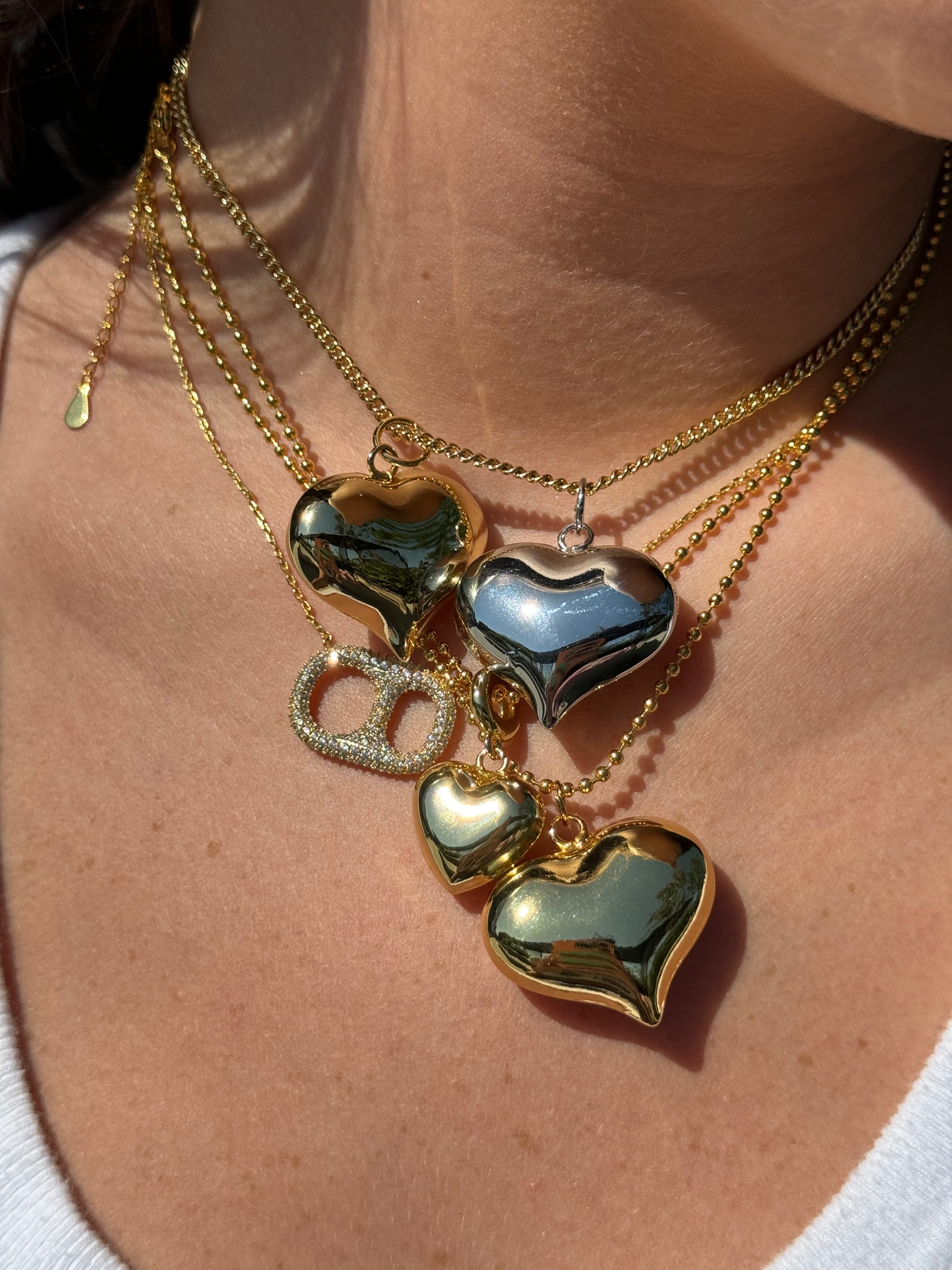 GOLD CHUBBY HEART NECKLACE