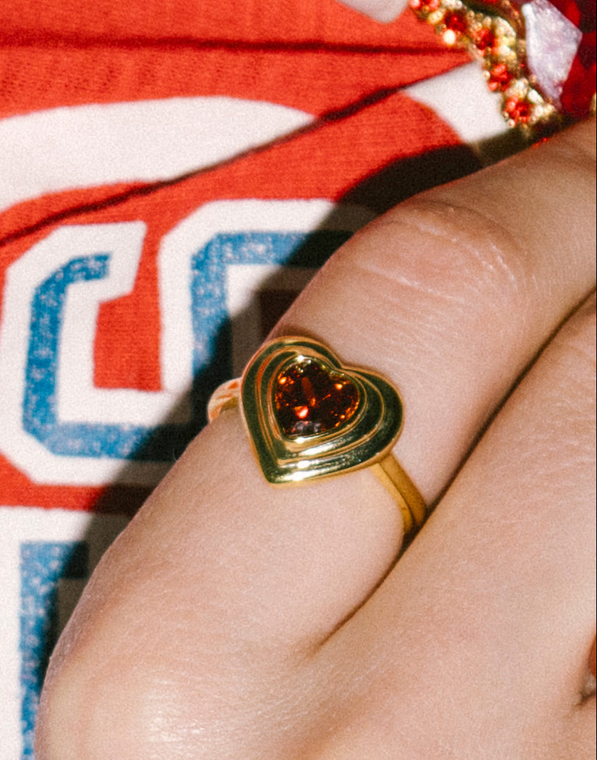 RETRO HEART RING