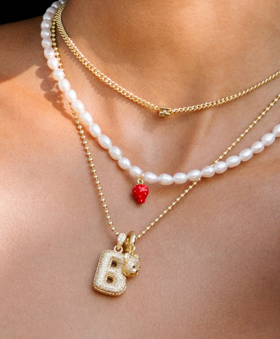 STRAWBERRY GIRL PEARL NECKLACE