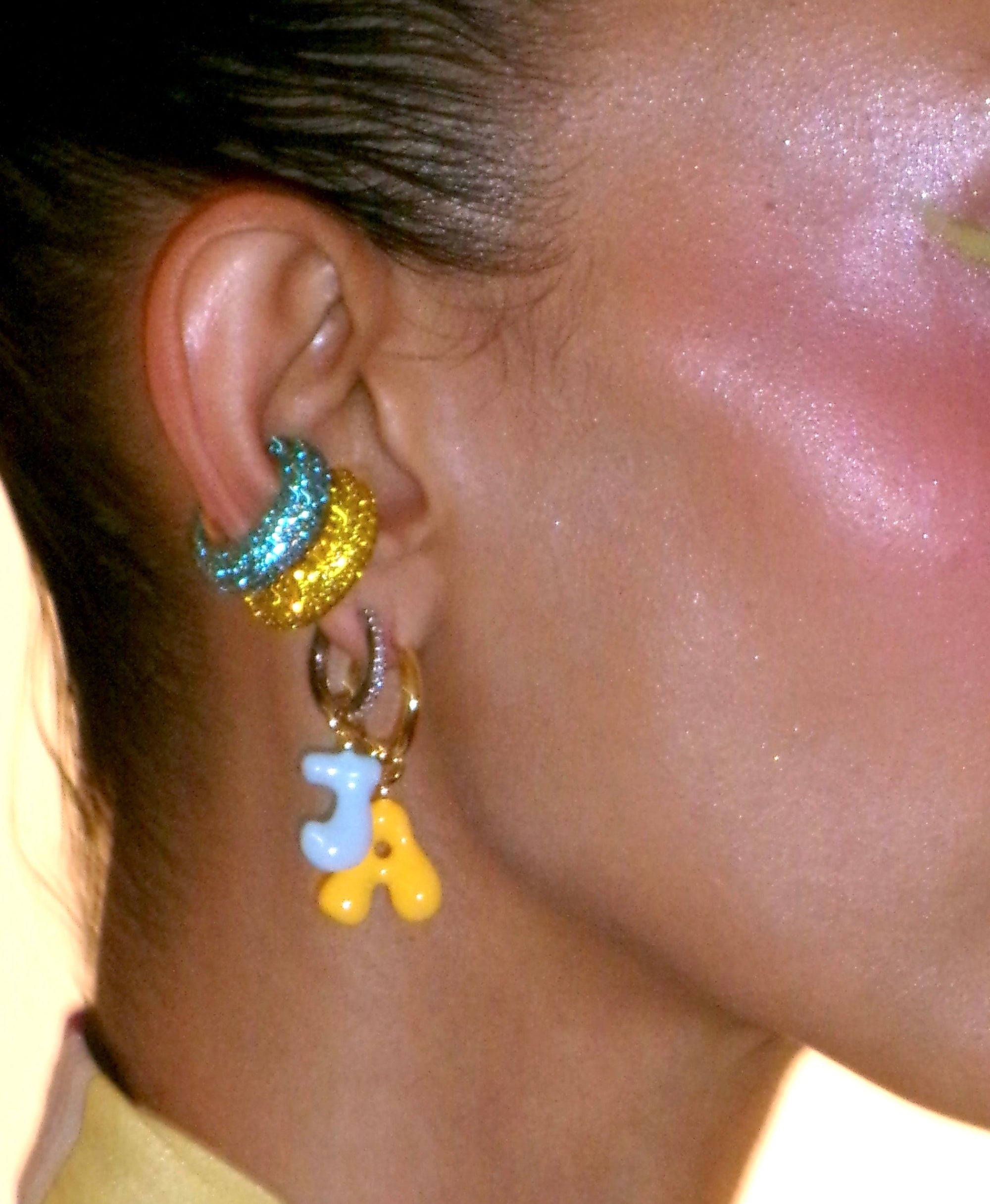 PUFFY ENAMEL LETTER EARRING (SINGLE)