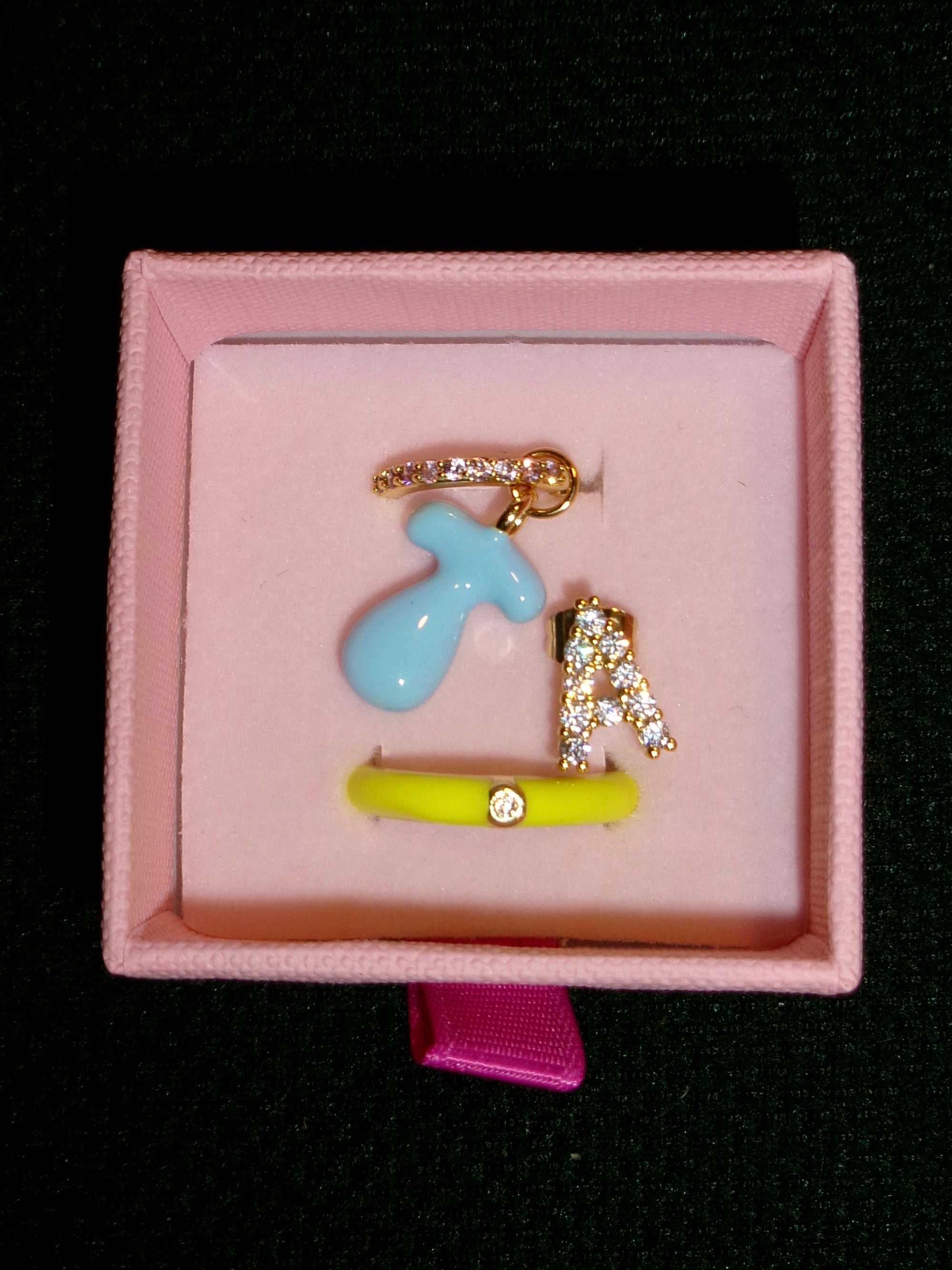 PUFFY ENAMEL INITIAL EARRING (SINGLE)