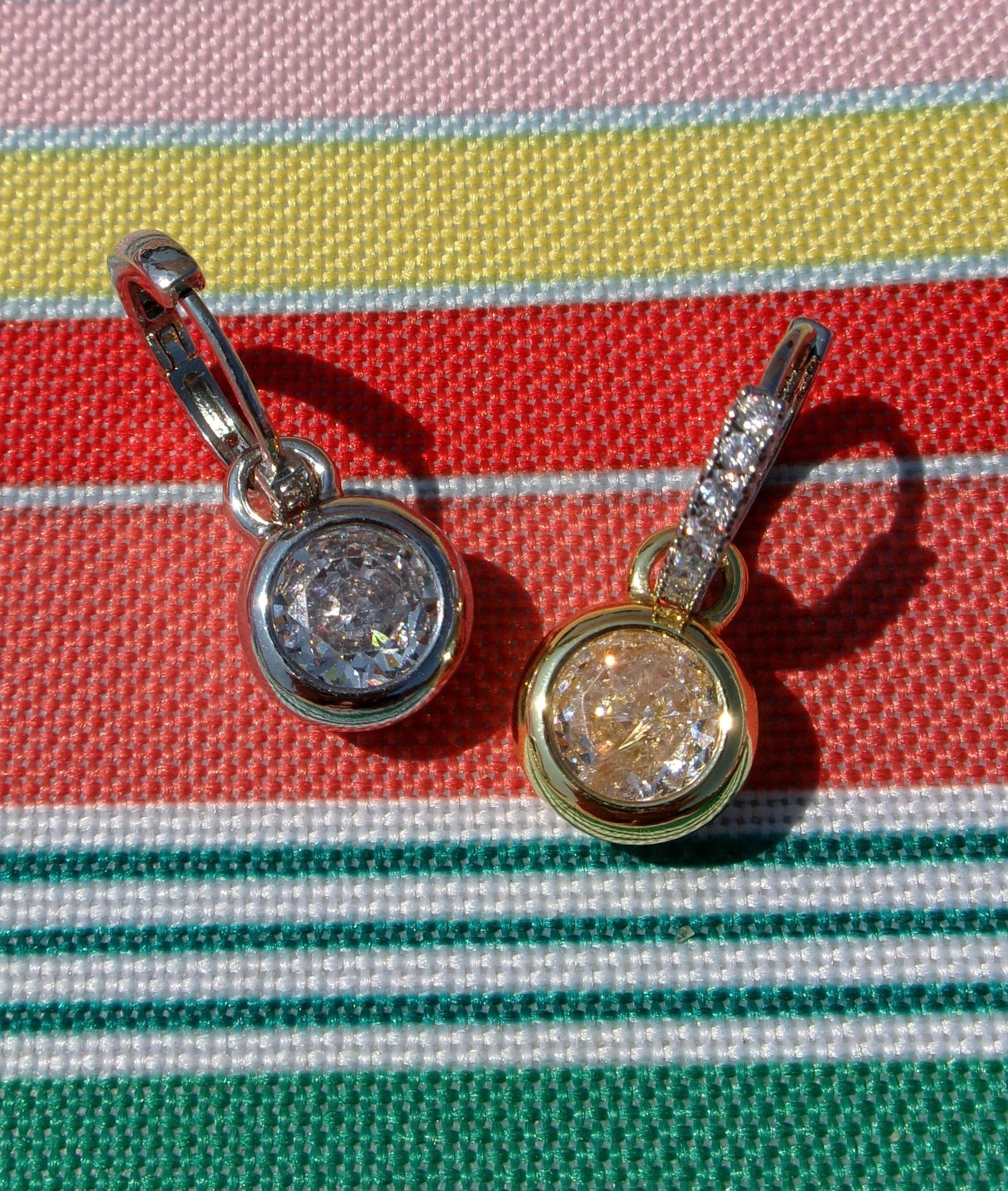 PEBBLE CRYSTAL DROP EARRINGS (PAIR)