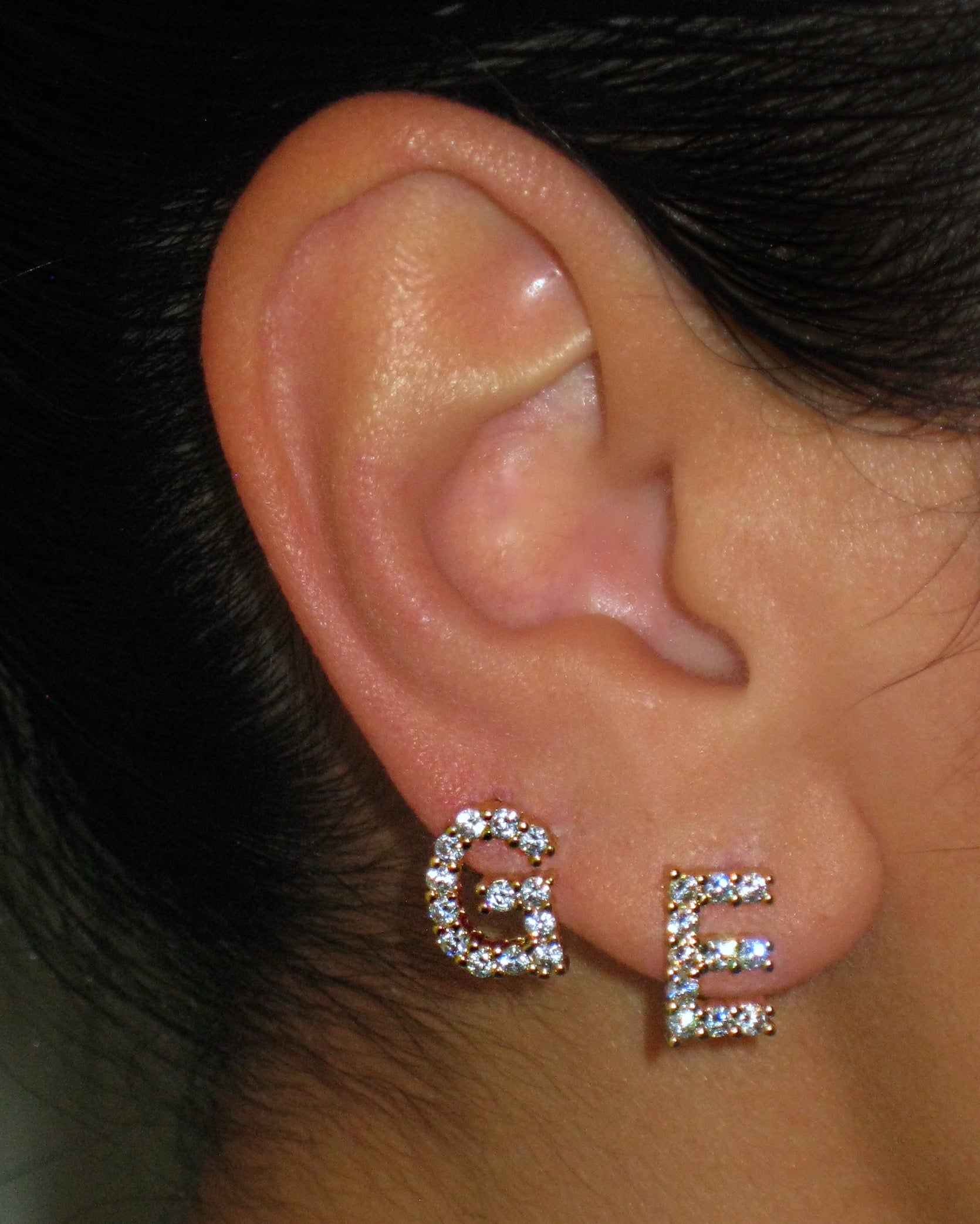 EVERYDAY INITIAL STUD EARRING