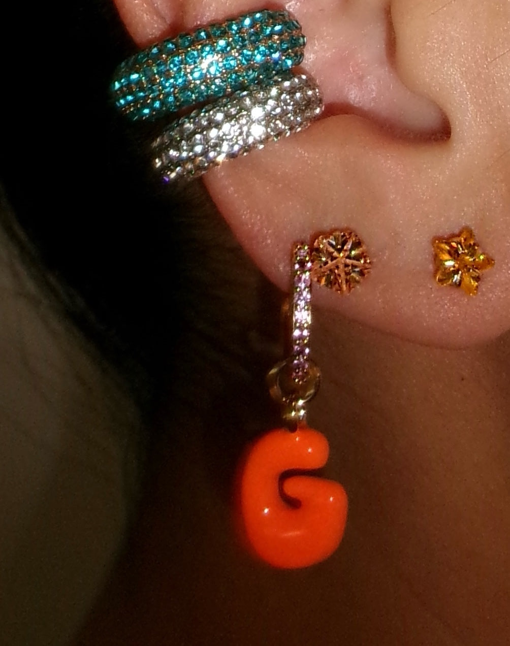 PUFFY ENAMEL INITIAL EARRING (SINGLE)