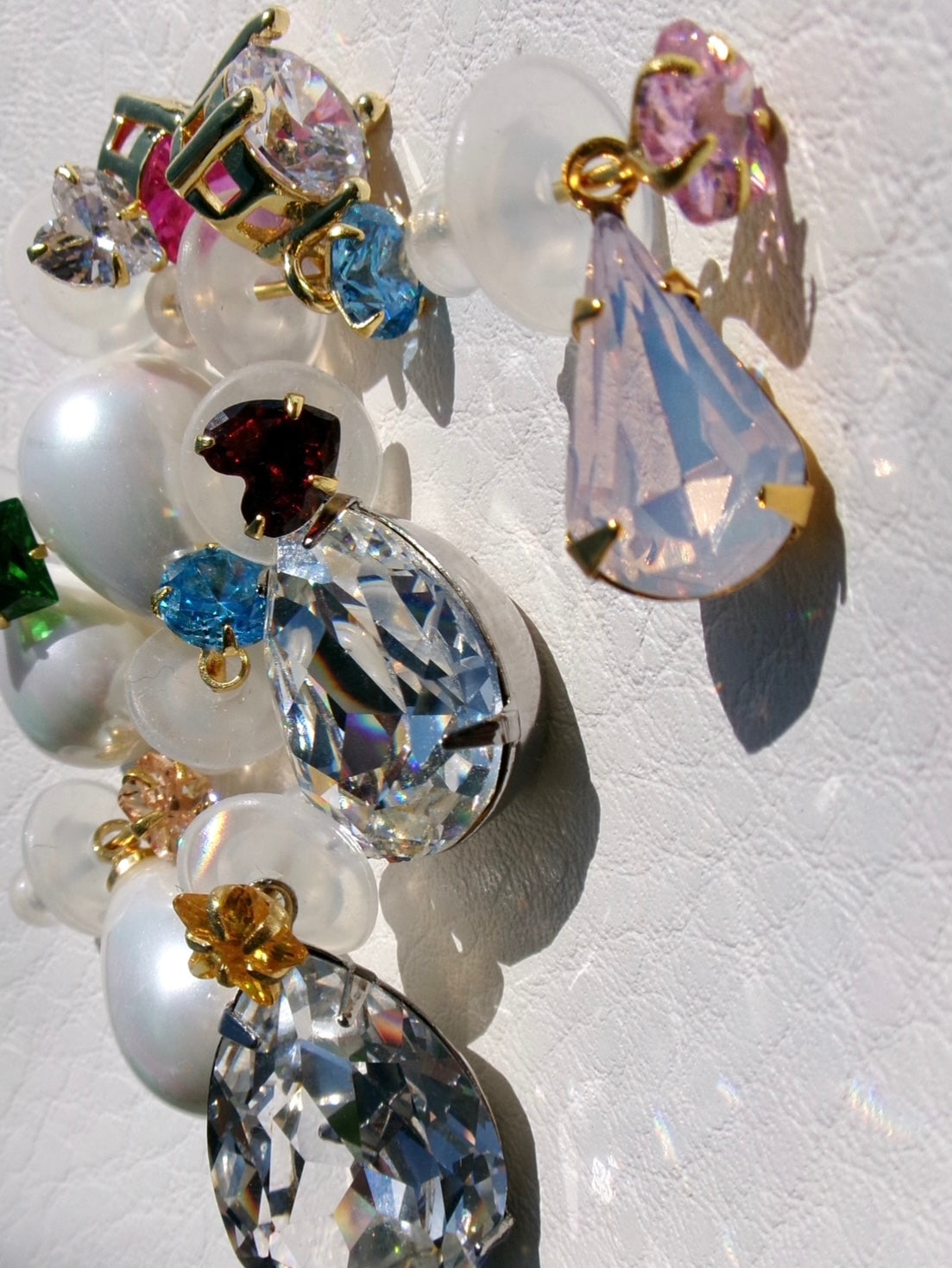 BIGGIE "STICKER" DROP EARRING (SINGLE)