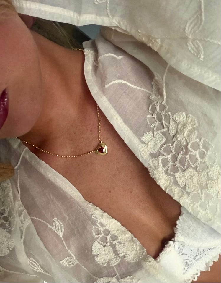 RETRO HEART NECKLACE