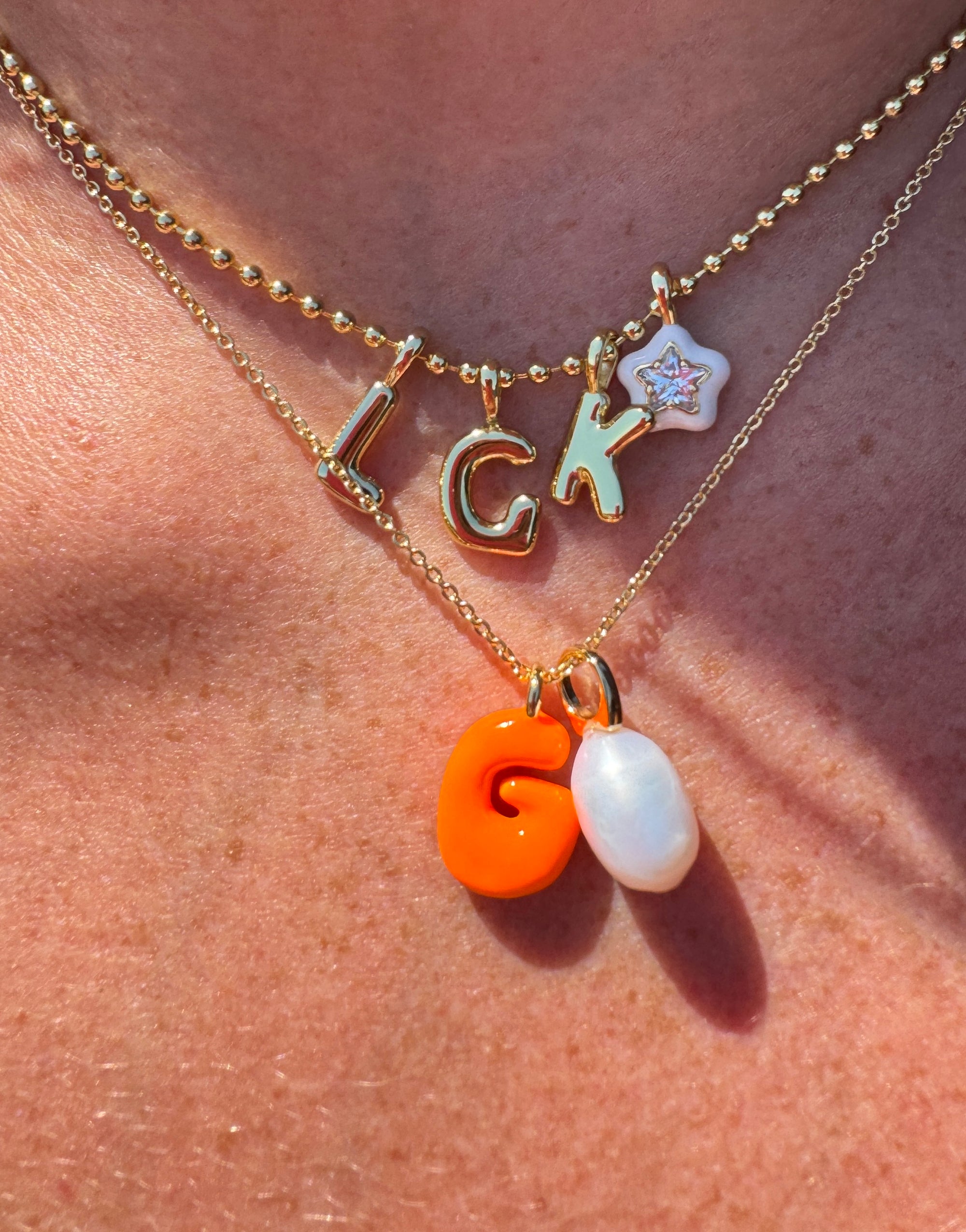 PUFFY ENAMEL INITIAL PEARL NECKLACE