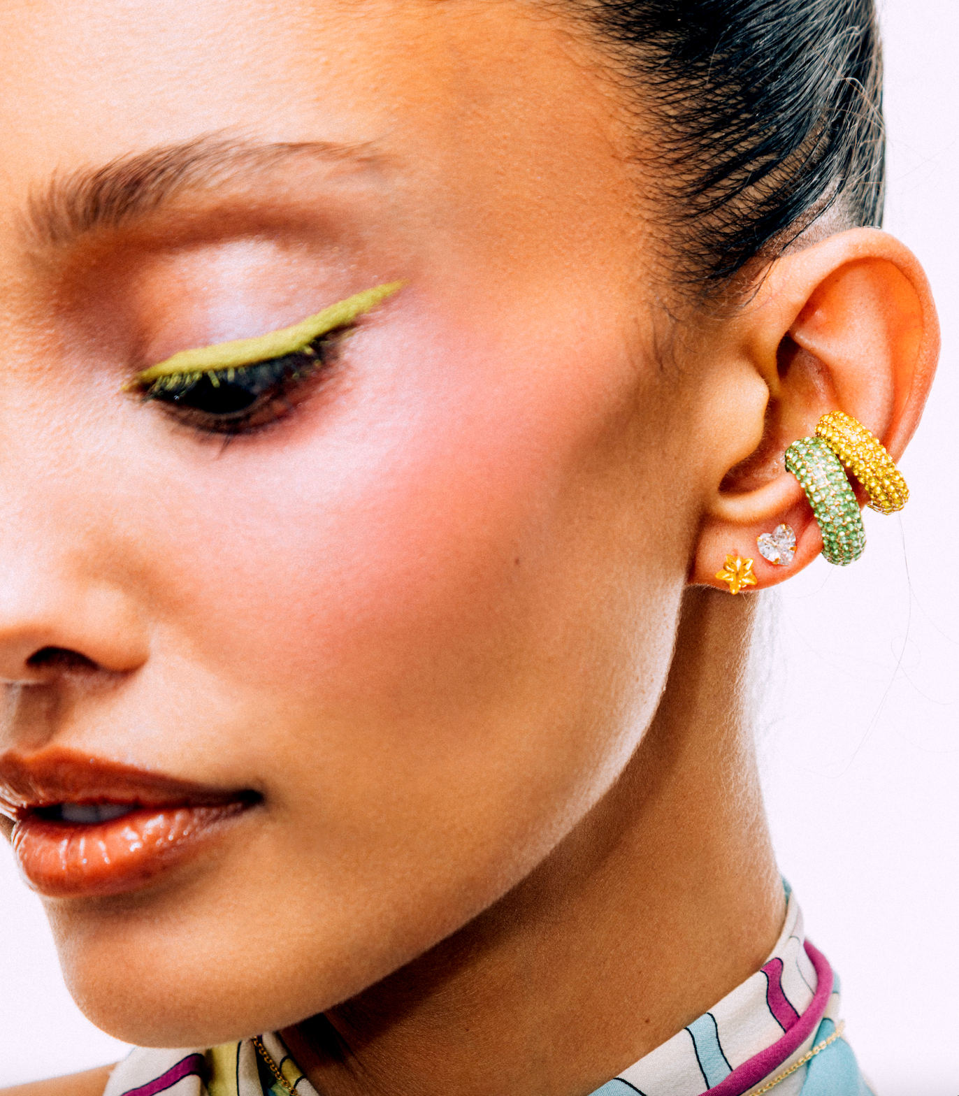 RAINBOW ECLIPSE MICROPAVE EAR CUFF
