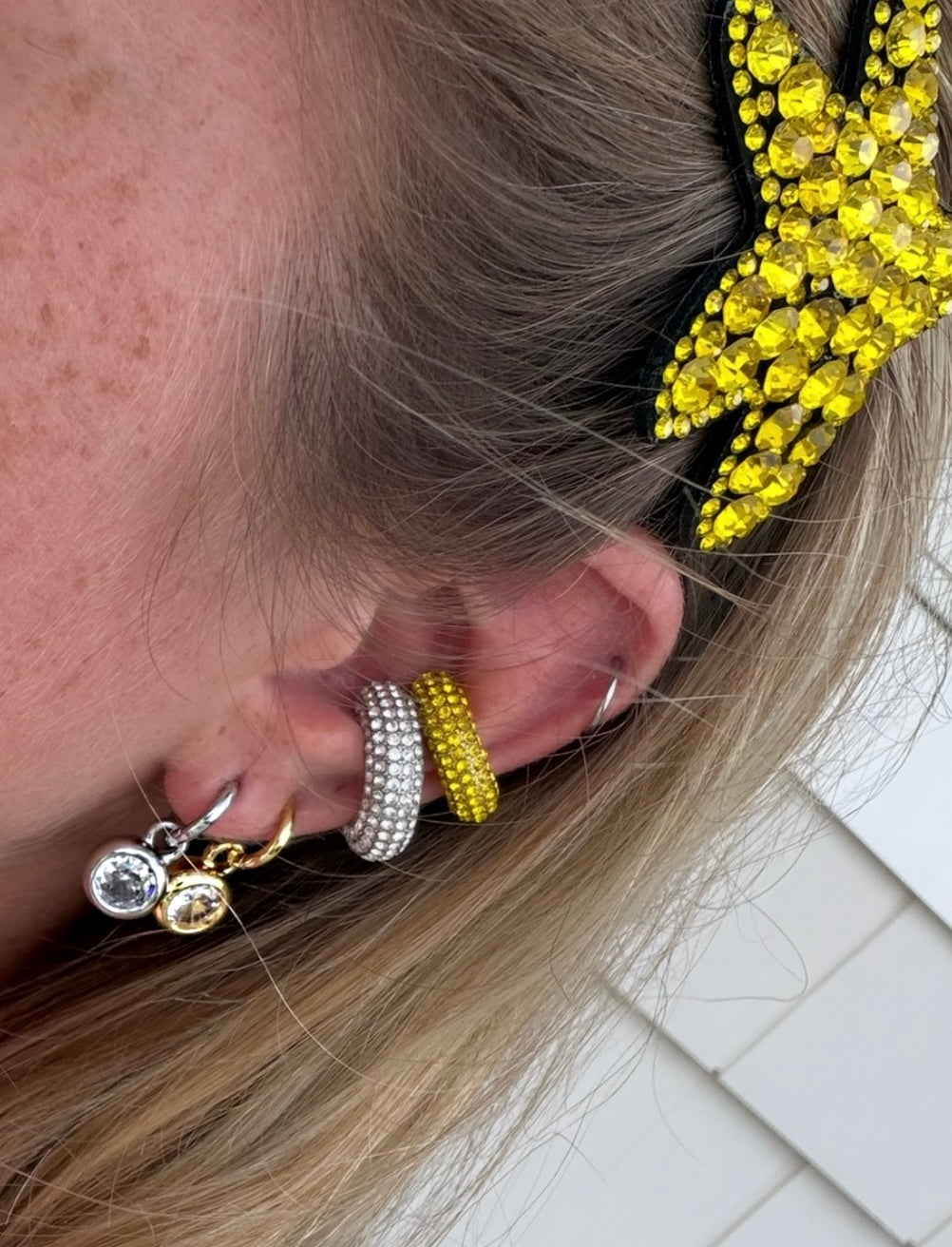 PEBBLE CRYSTAL DROP EARRINGS (PAIR)